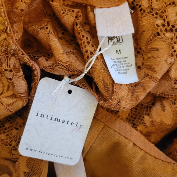 Free People Intimately Hot As Hell Sexy Deep V Lace Lingerie Bodysuit Medium NWT - Picture 4 of 10